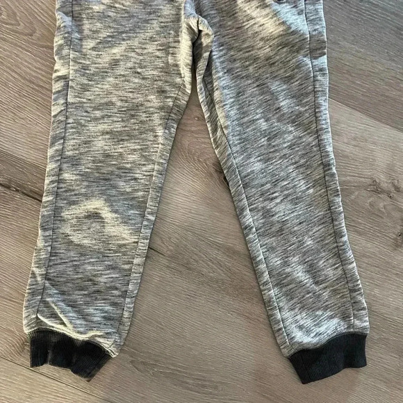 Cat & Jack Kids Drawcord Waistband Tapered Leg Pants Almond Gray XS NWT - Picture 3 of 7